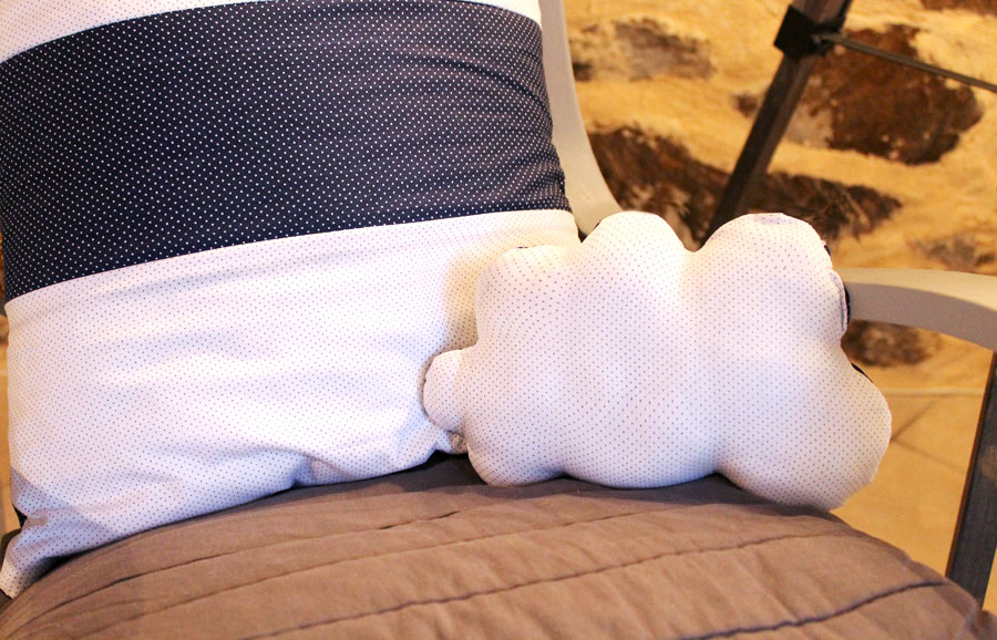 coussin en forme de nuage