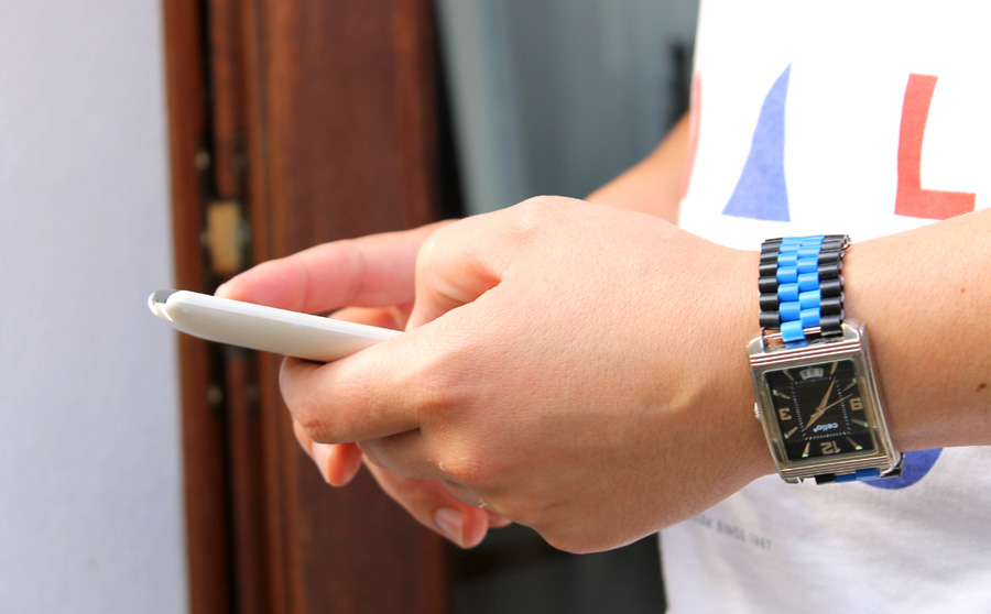 DIY fabriquer un bracelet de montre avec des perles en plastique