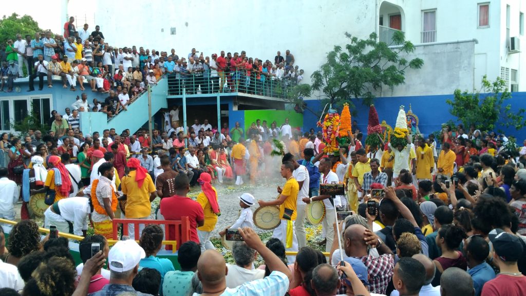 marche sur le feu - Fête hindou de l'ile de la reunion